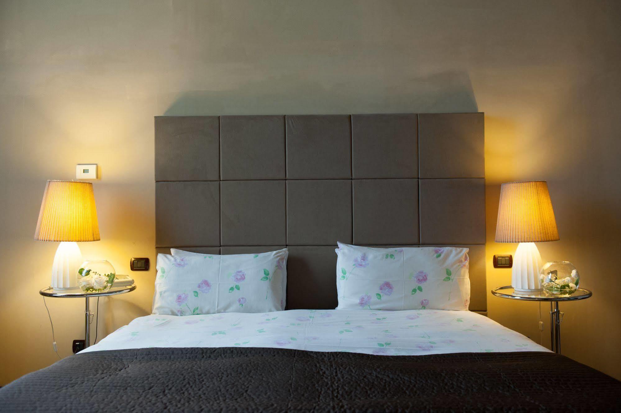 Relais Del Castello Di Oviglio Hotel ภายนอก รูปภาพ