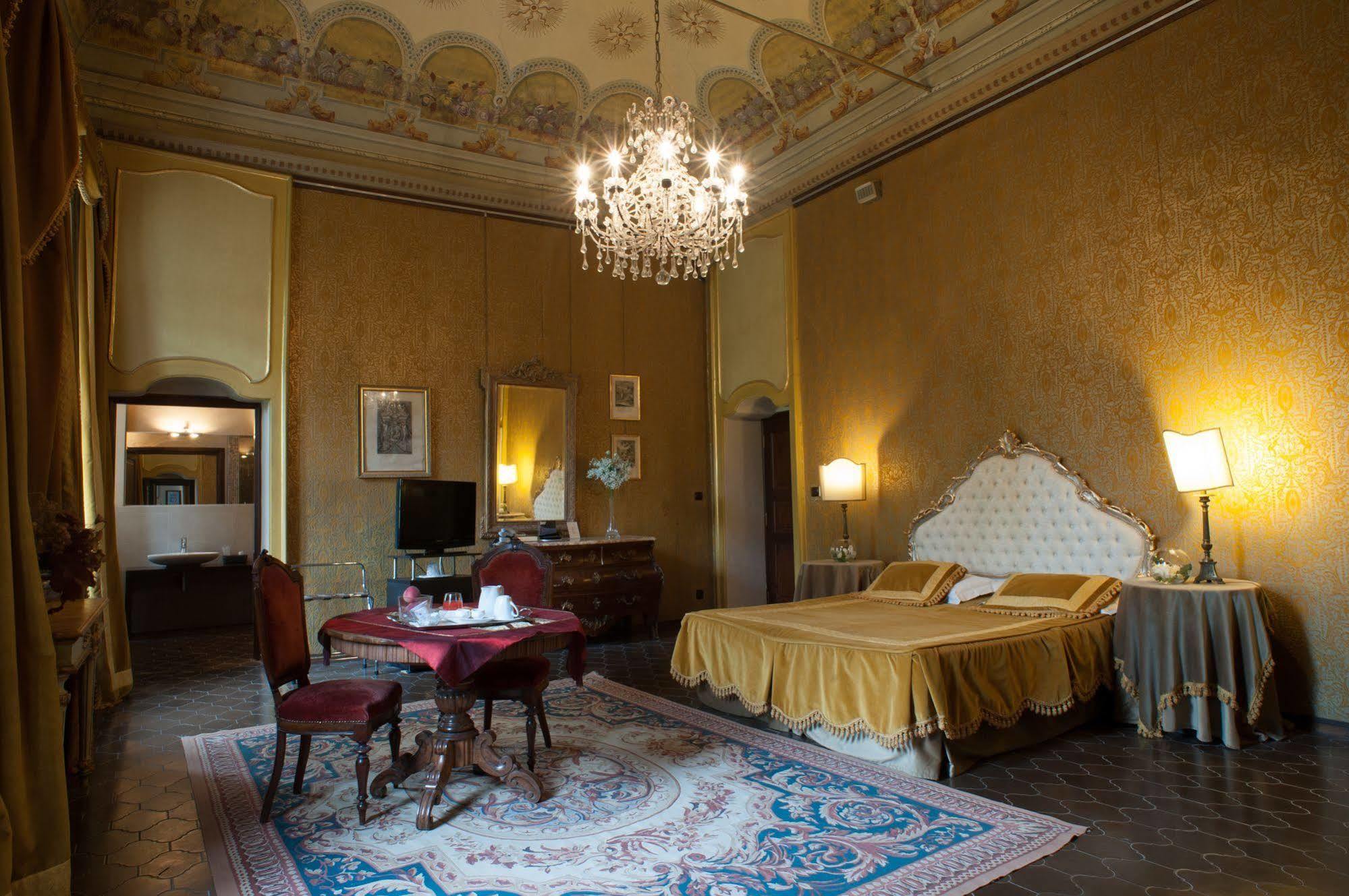 Relais Del Castello Di Oviglio Hotel ภายนอก รูปภาพ